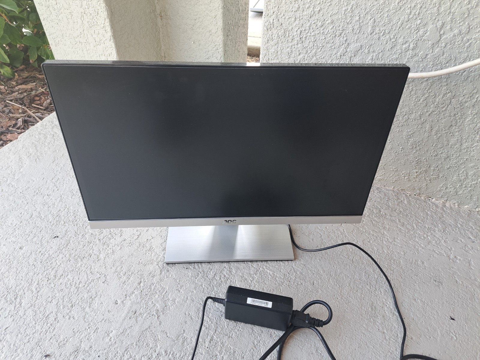 AOC 215LM00036 I2267Fw 22”  Widescreen 1080p LED Monitor + adapter
