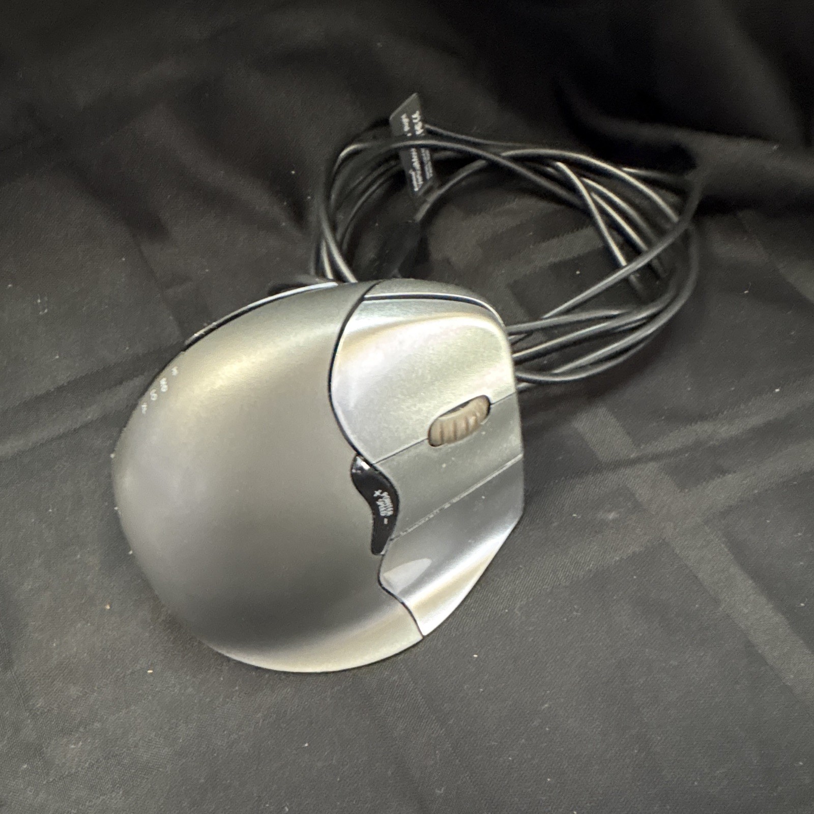 Evoluent Vertical Mouse 4 VM4R Ergonomic Right-Handed Wired Mouse