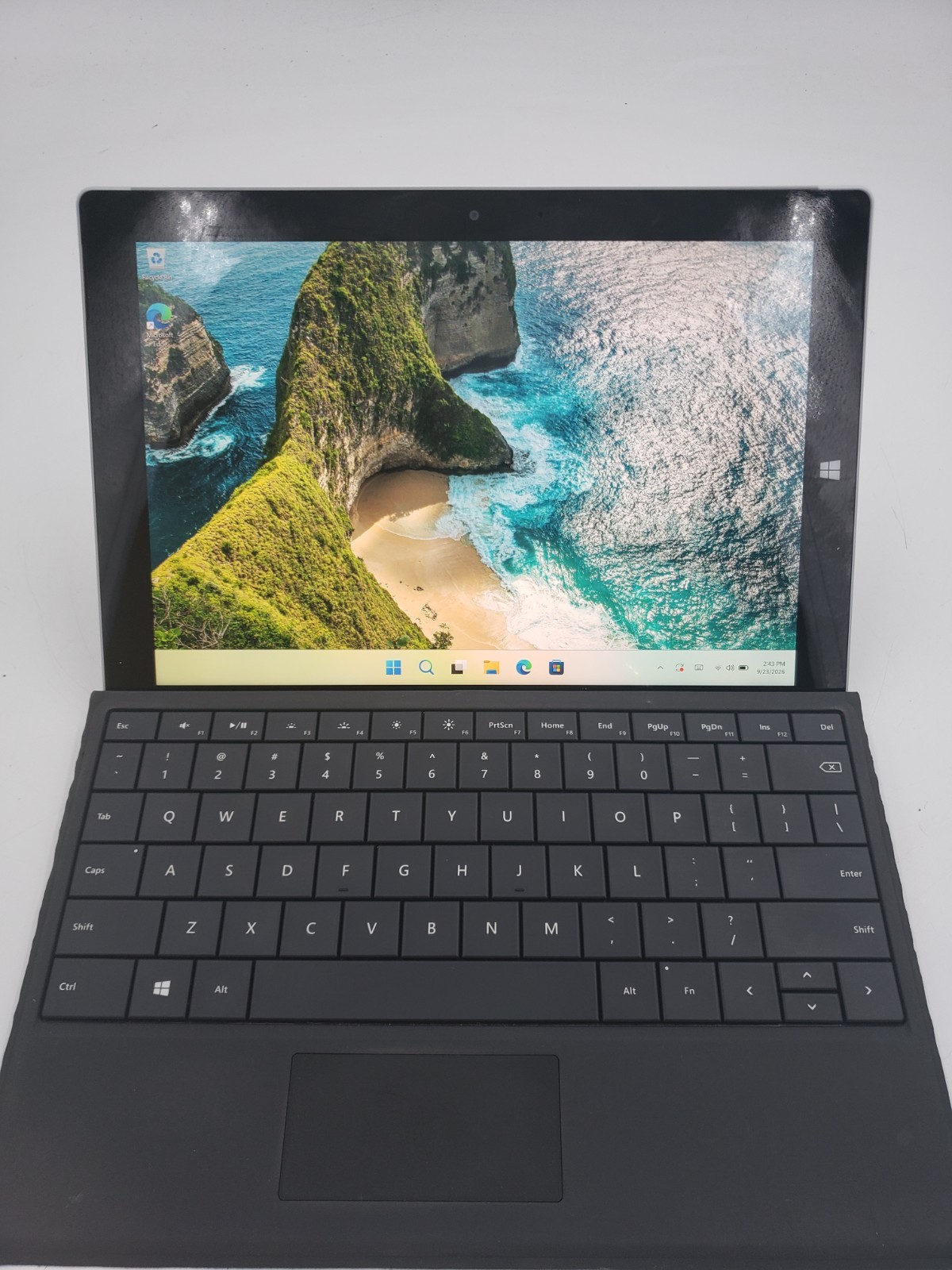 Microsoft Surface 3 1645 X7-Z8700 1.60GHz 4GB Ram 64GB SSD Win 11 Pro