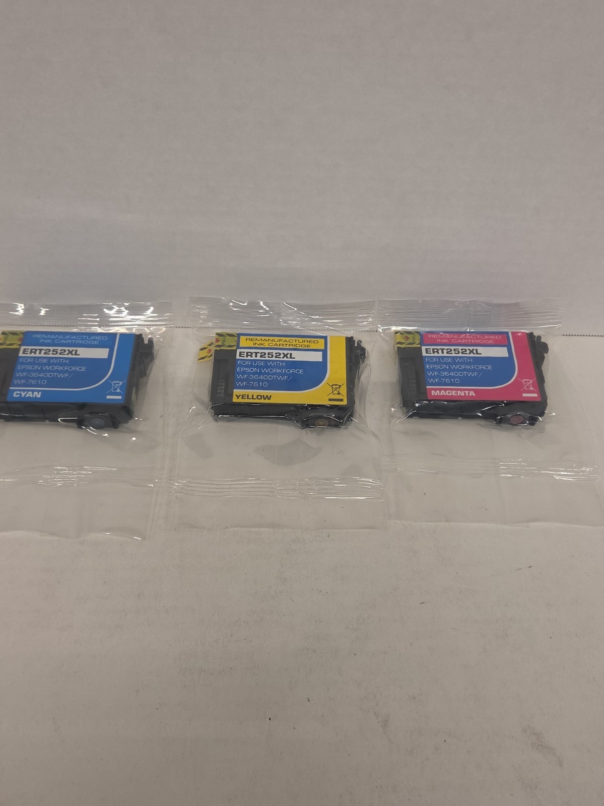 Set of 3  ERT252XL ink cartridges, individually sealed and unused.