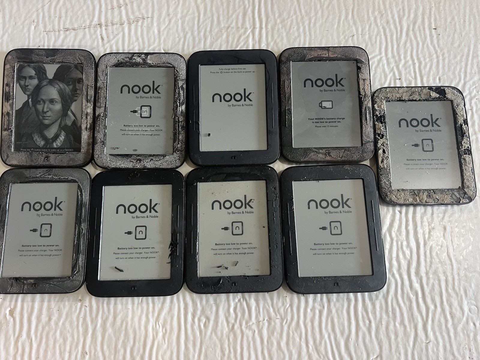 Lot of 9 As Is  Barnes & Noble Nook Simple Touch & Go E-Readers