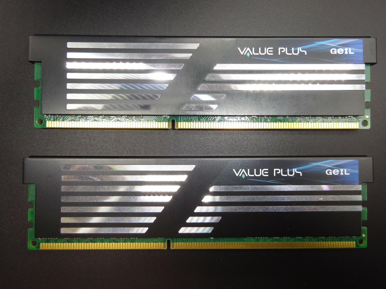 Geil Value Plus 4GB (2x2GB) DDR3 GVP34GB1600C9DC PC3-12800 1.6V #R619