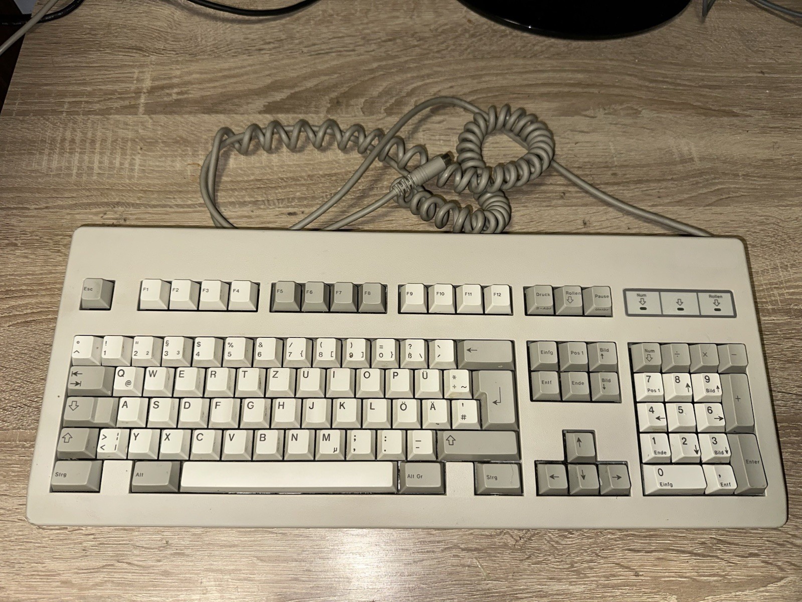 Cherry G81-3000LPD Vintage Keyboard DE Layout QWERTY DIN Cable | Untested Retro