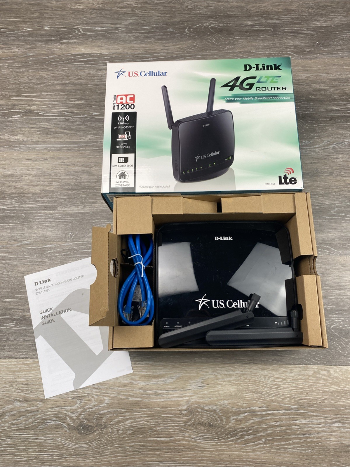 D-Link DWR-961 US Cellular 4G LTE Wireless Router AC1200 No SIM Card