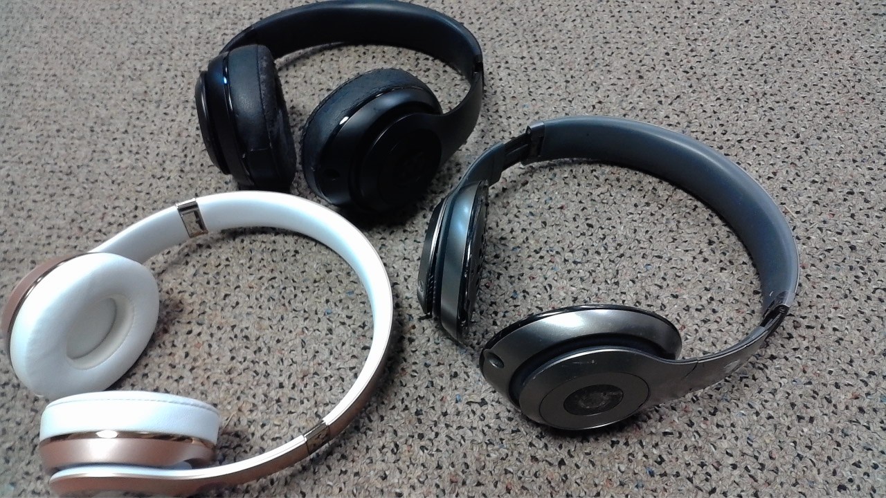 Lot of 3 Pairs of Beats Studio and Solo 3 Headphones with Various Issues