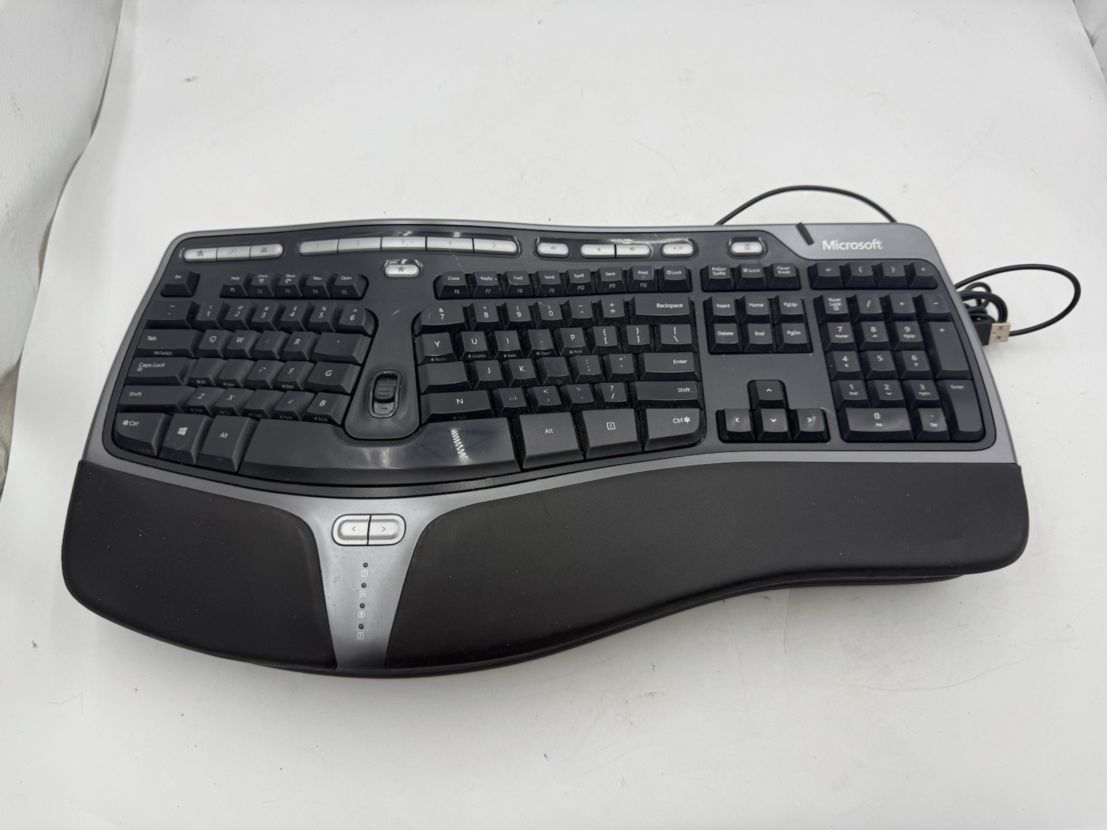 USED Microsoft Natural Ergonomic Keyboard 4000 v1.0 KU-0462 USB Wired W/pedestal
