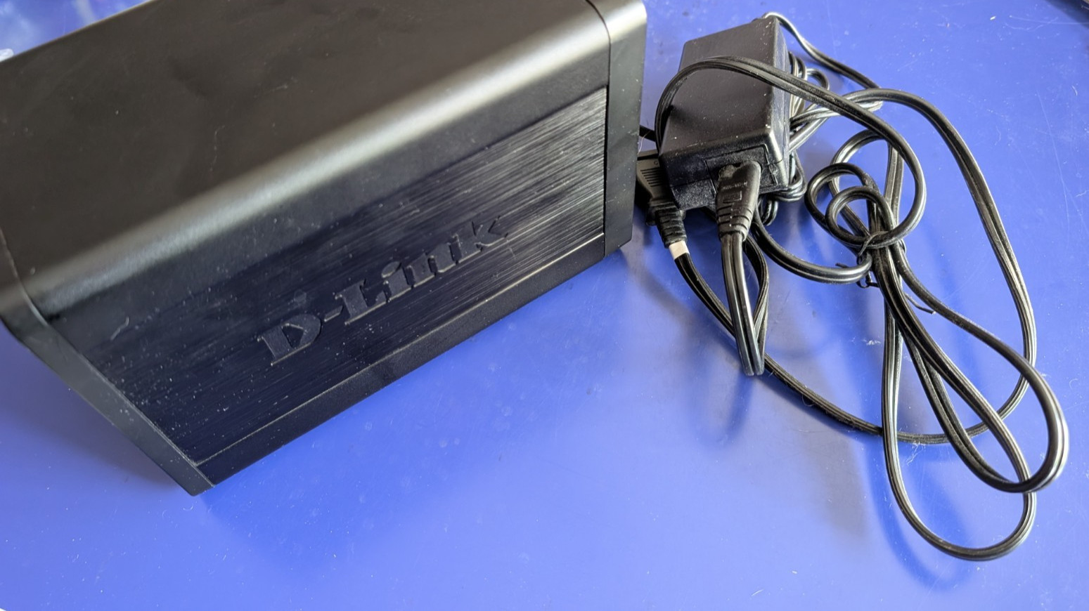 D-Link ShareCenter DNS-325 2-Bay NAS Tested Working + Power Adapter No Drives