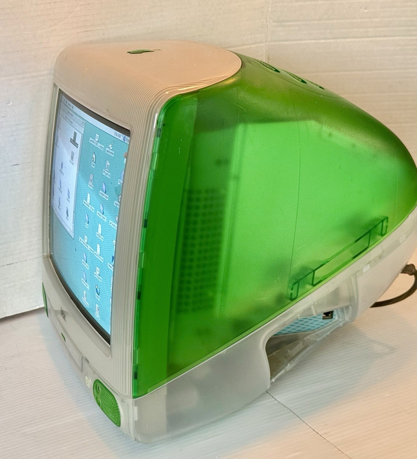Vintage 1998 iMac G3 M4984 Mac OS + Keyboard Working but Needs Some Repair Read