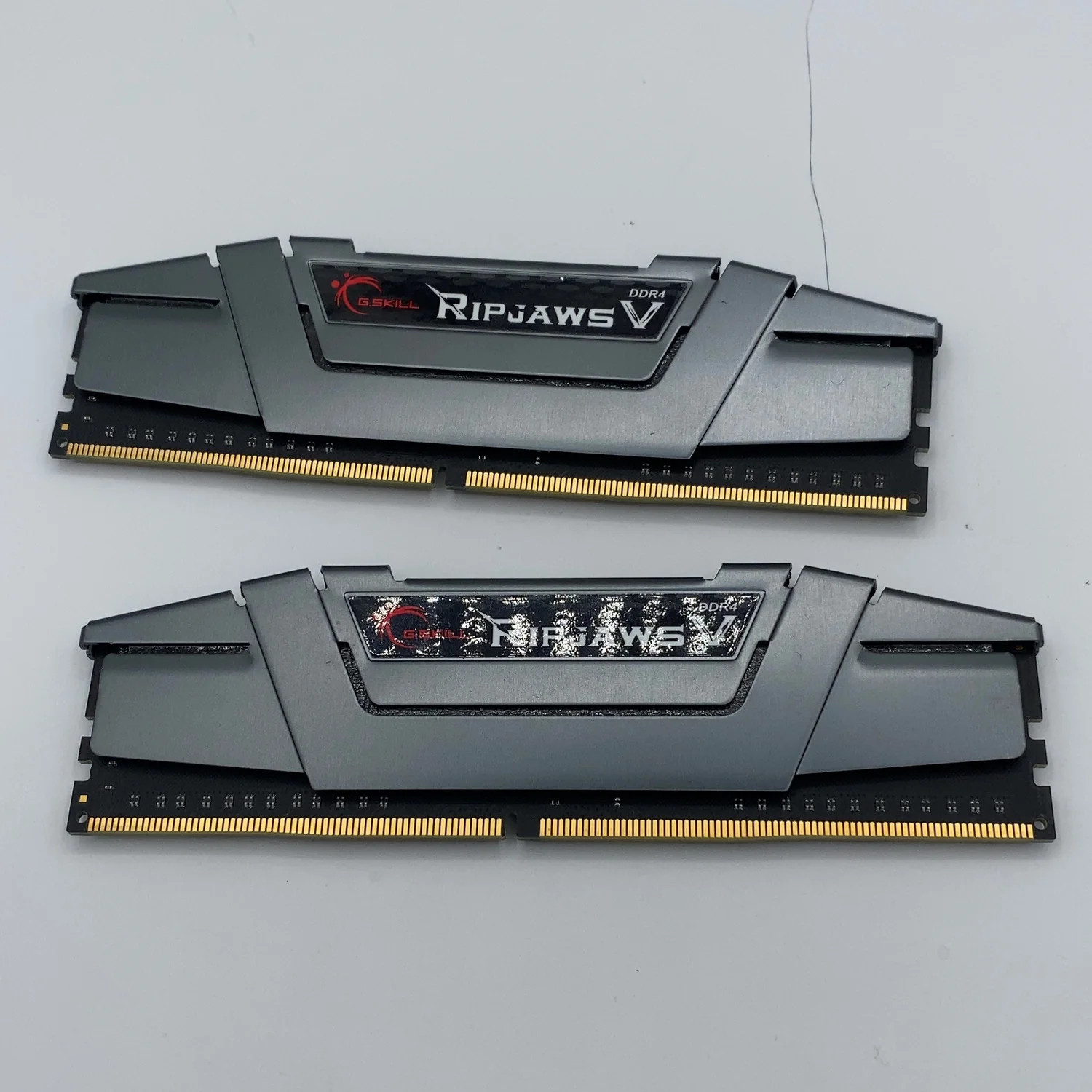 G.Skill RipJaws 16GB (2x8GB) RAM DDR4 3200MHz
