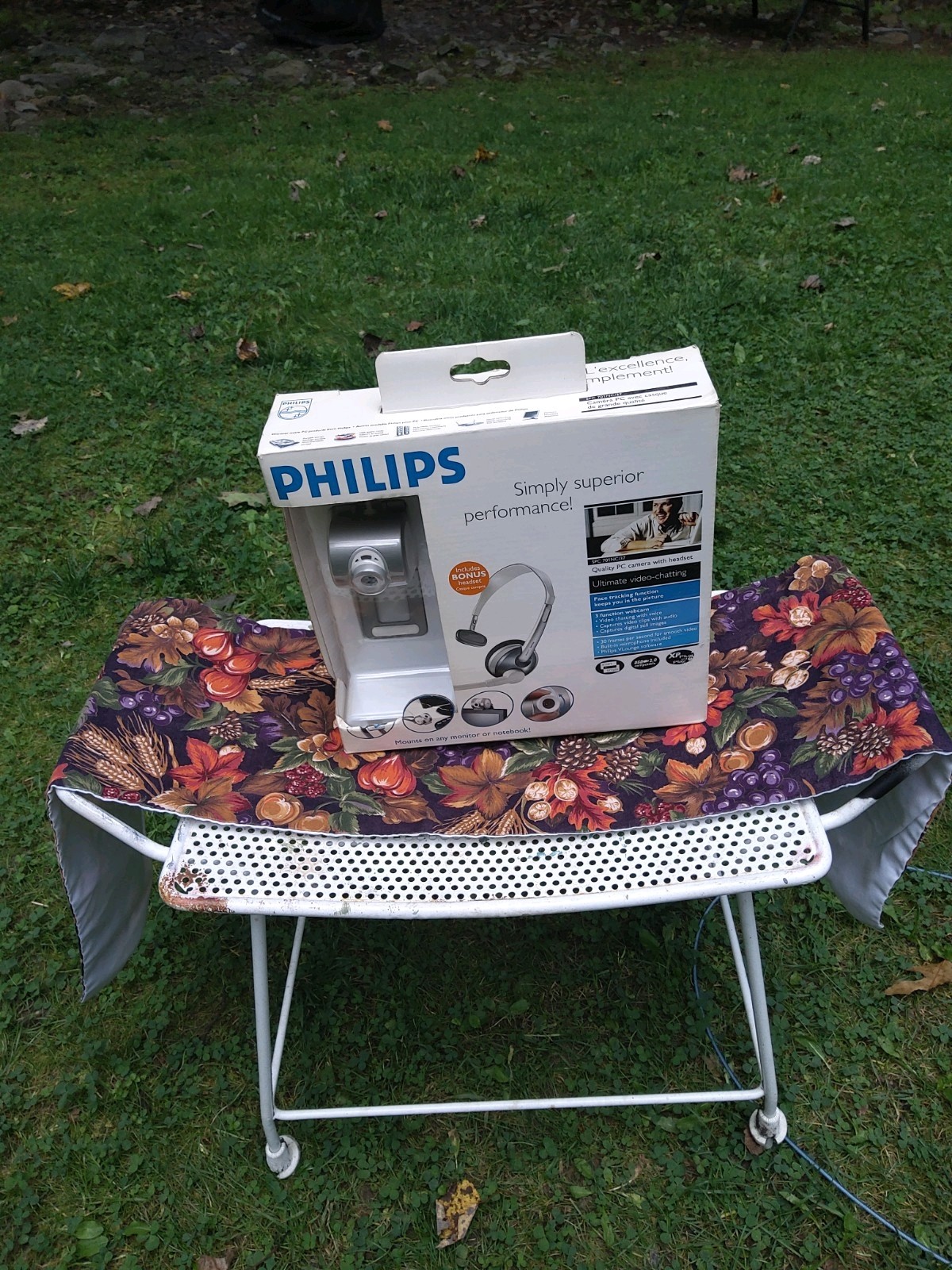 Philips Video-Chat Webcam Face Tracking Technology Video New Damage To Box