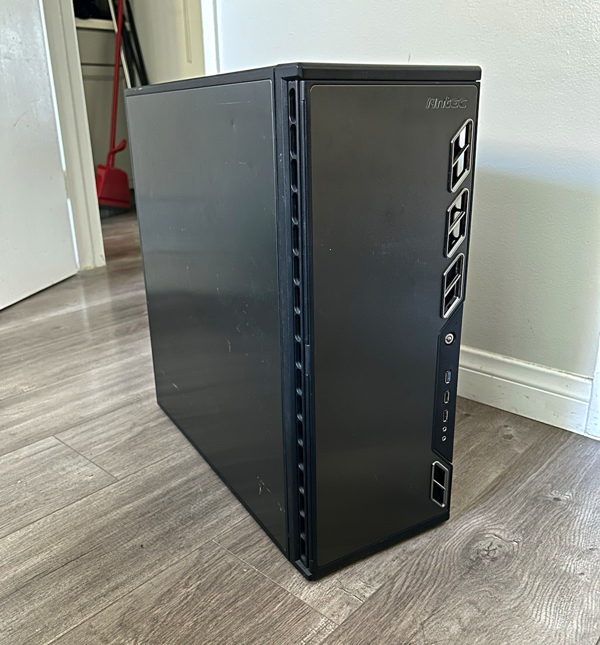 Old PC Parts - Antec P183 V3 Case GeForce GT 1030 OC 2G - DDR3 - AX650
