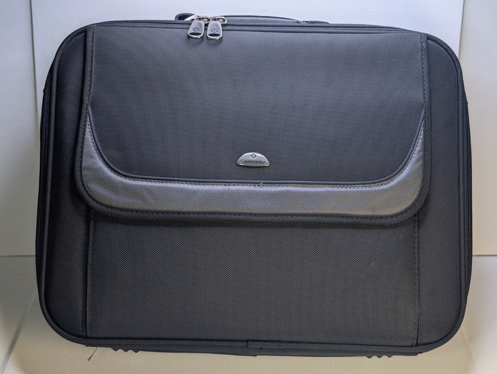 Samsonite 17" Laptop Briefcase Black Business Travel Bag Shoulder Strap 67413