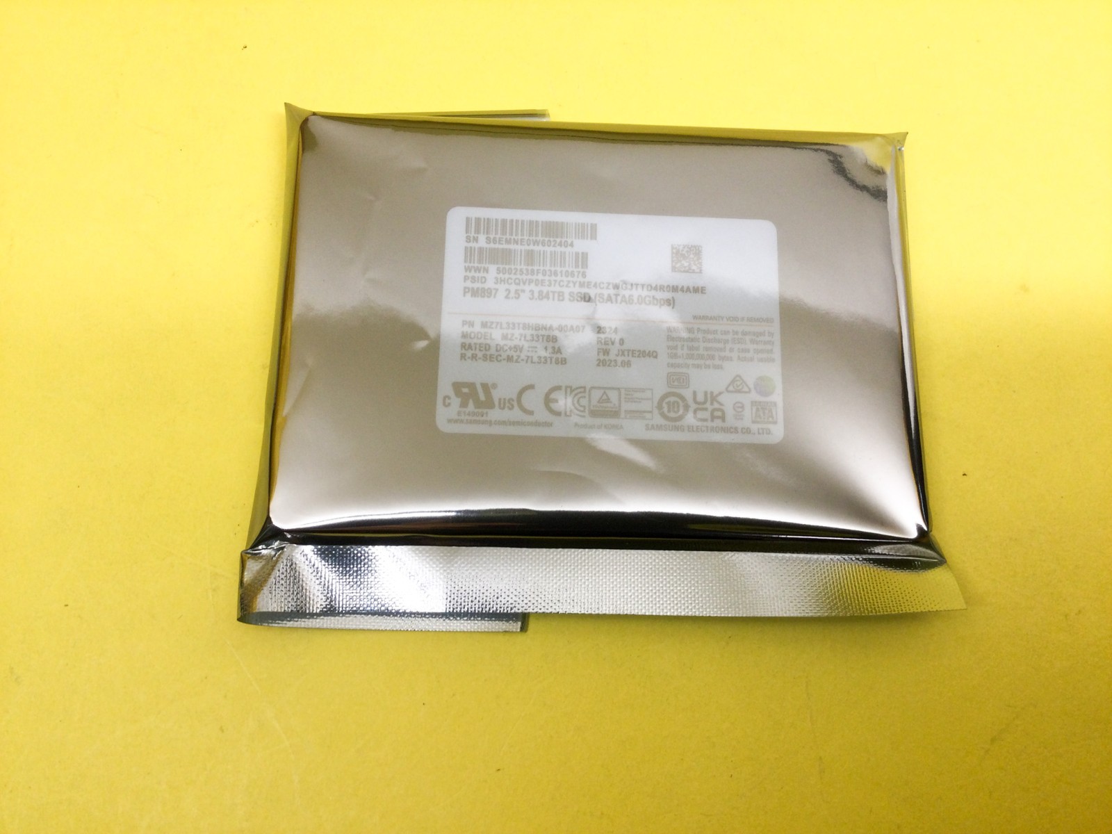 SAMSUNG PM897 Series 3.84TB SATA 6Gb/s 2.5inch SSD MZ-7L33T8B NEW
