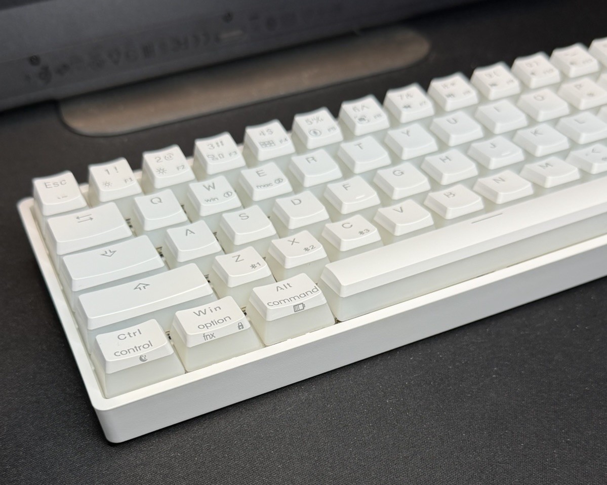 EPOMAKER SK61S 60% Wireless Mechanical Keyboard Pudding Keycaps Yellow Switch