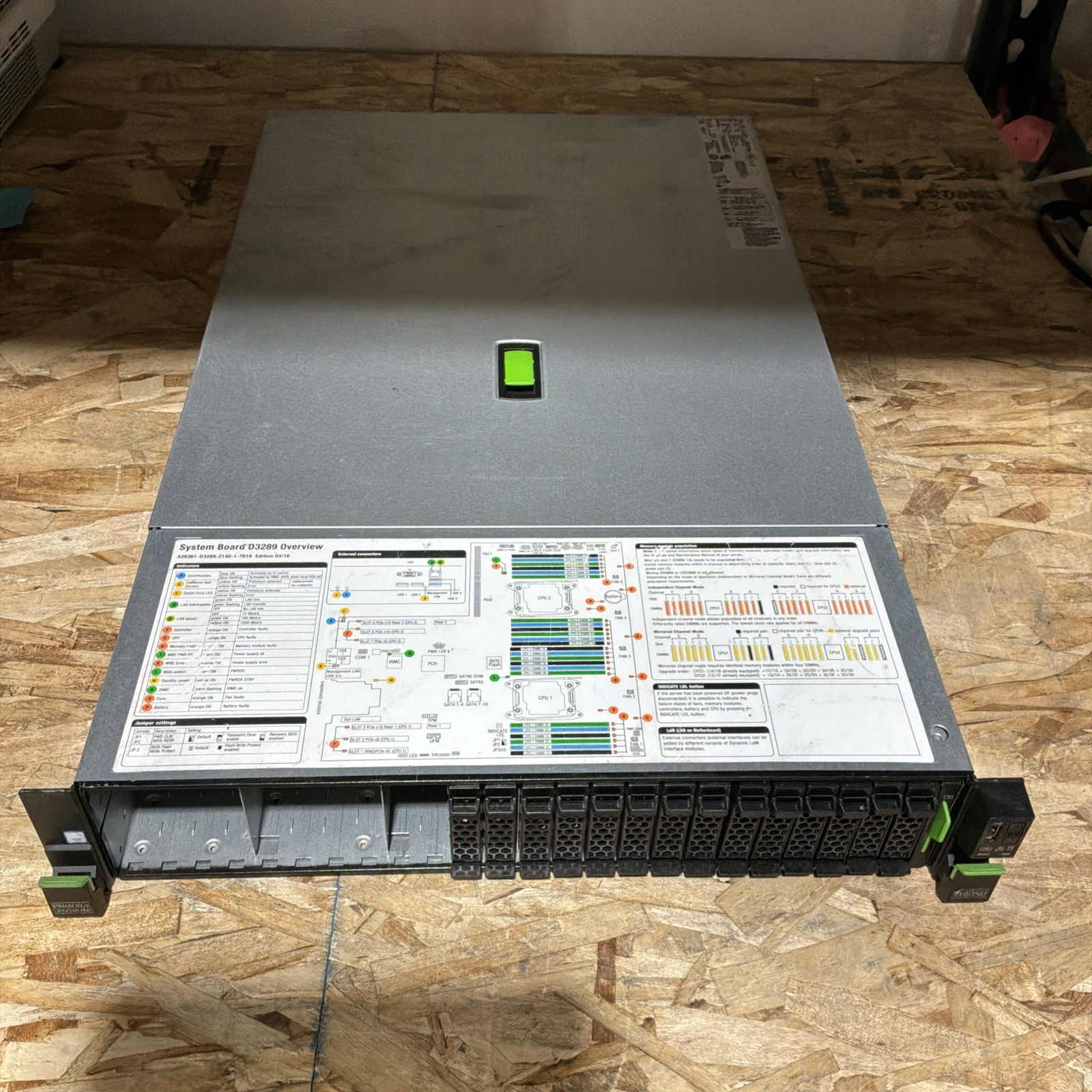 Fujitsu Primergy RX2540 M2 Xeon E5-2620 V4 2.10GHz 2x 240gb Server 96GB Ram C309