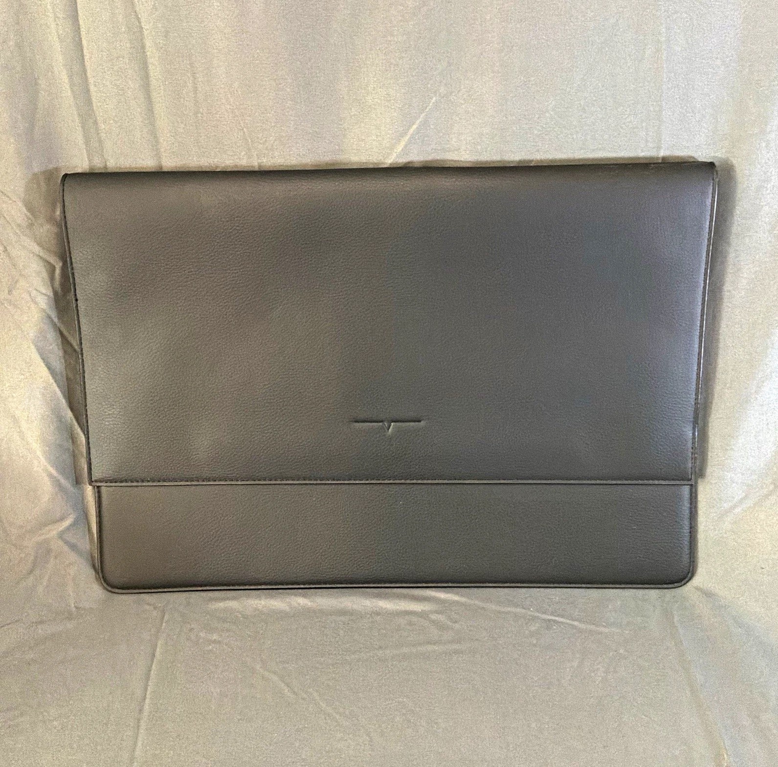Von Holzhausen Black 16x11 MacBook Portfolio Laptop Sleeve Case Vegan Leather
