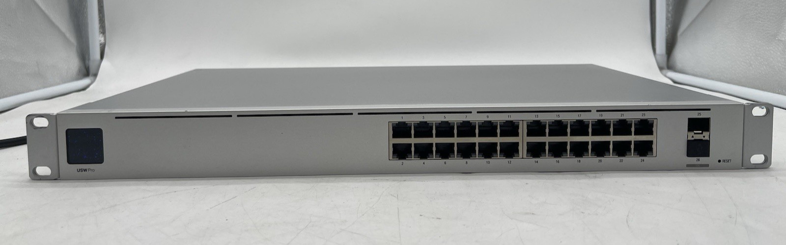 Ubiquiti Networks USW-PRO-24 UniFi Network Pro 24 Port Switch