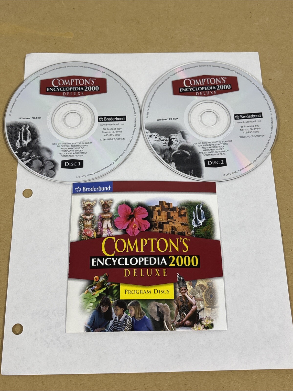 Rare Vintage BroderBund Comptons Encyclopedia 2000 Deluxe Program Discs Software