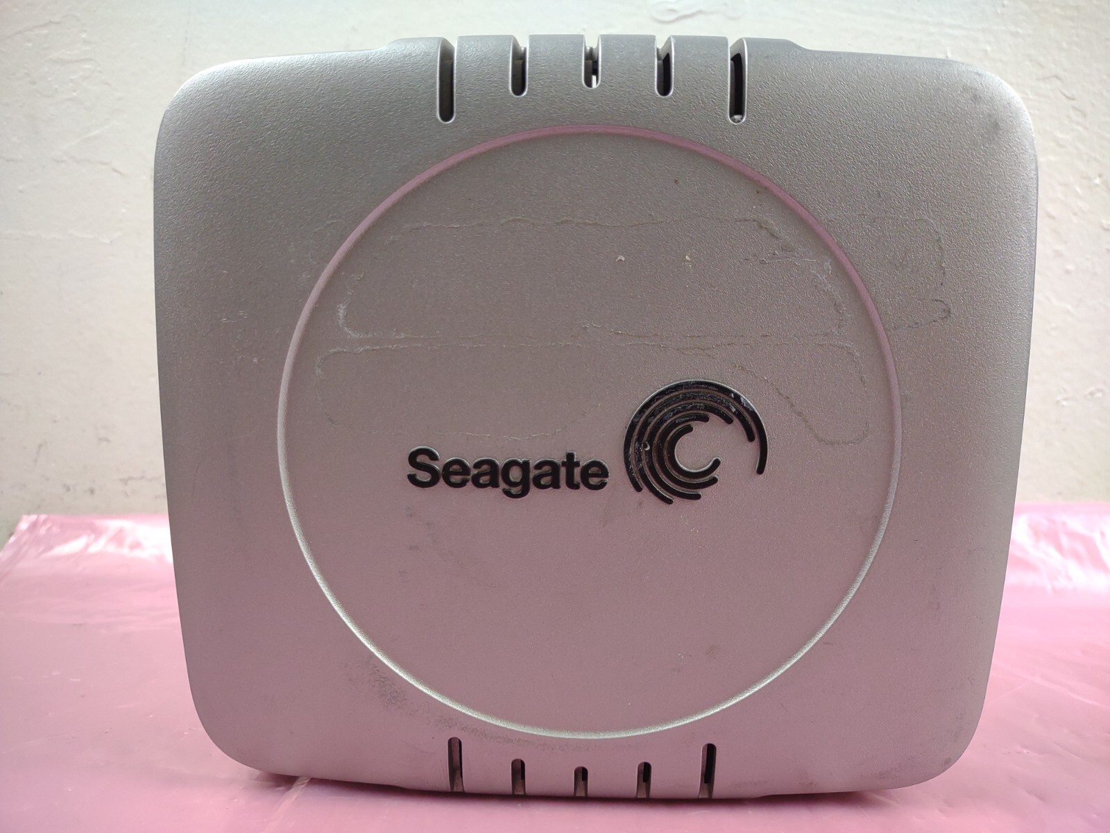 Seagate 9Y7865-560 300GB External Hard Drive USB & Firewire ST30000CB 