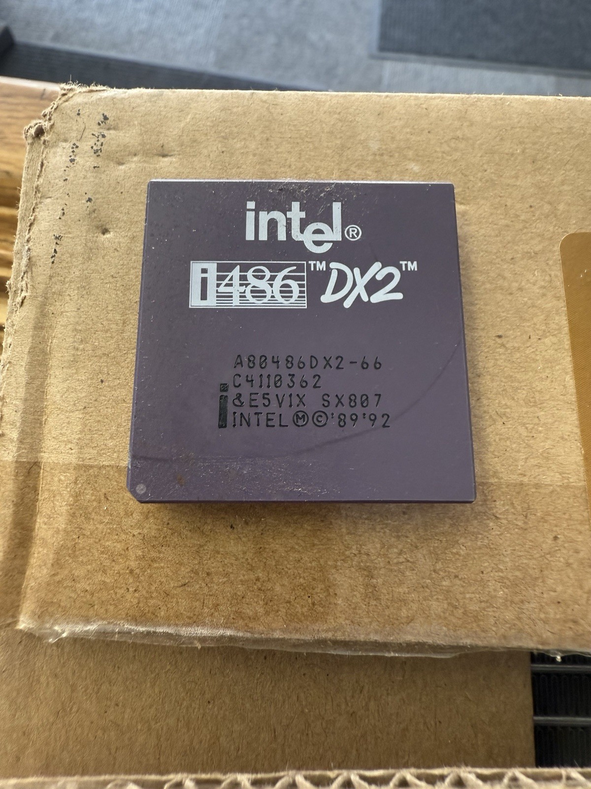 Vintage Intel 486 DX2 66 CPU 66MHz A80486DX2-66  SX807 Tested Working