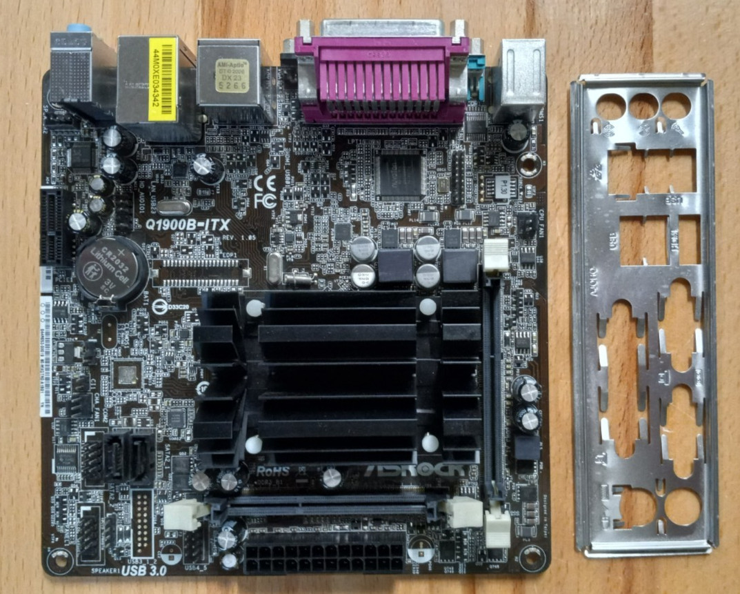 ASRock Q1900B-ITX Motherboard Celeron J1900 8GB RAM 2x Sticks w/IO Shield