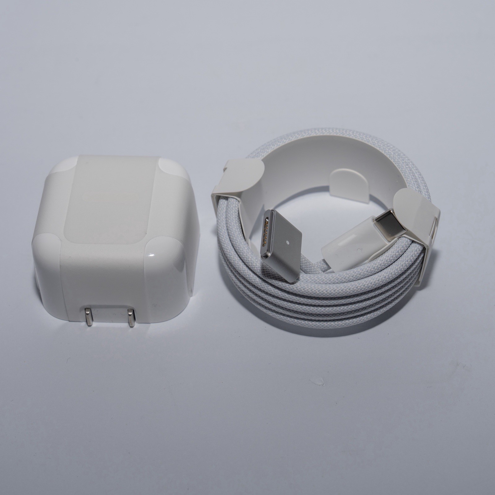 Genuine Apple 40W Dynamic Power Adapter 60W Max + MagSafe 3 Cable MacBook Air M5