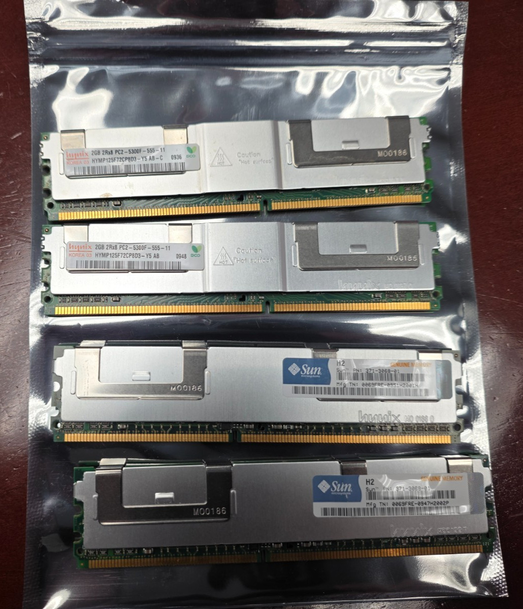 Qty 4 -  Hynix Memory 2GB PC2 5300 2Rx8 RAM HYMP125F72CP8D3-Y5