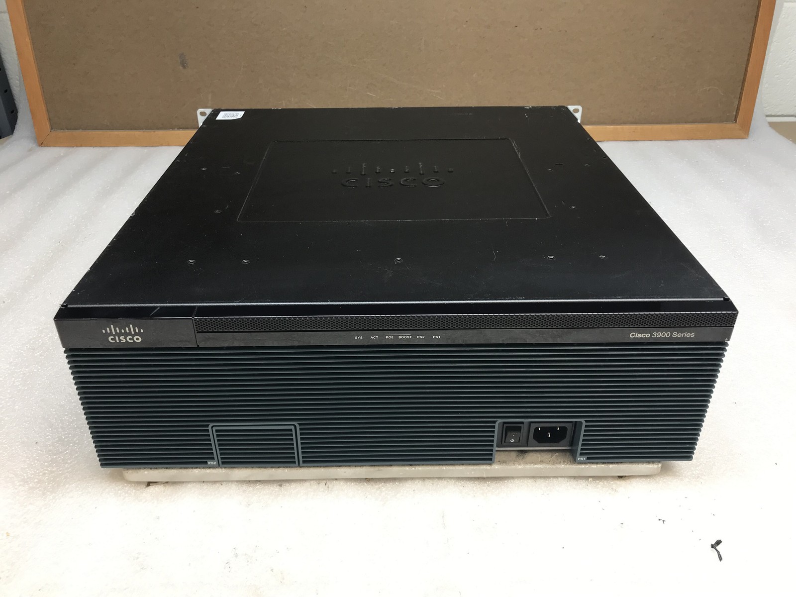 Cisco CISCO3945/K9 with C3900-SPE150/K9, 1GB, Single AC Power, & IPBase/K9