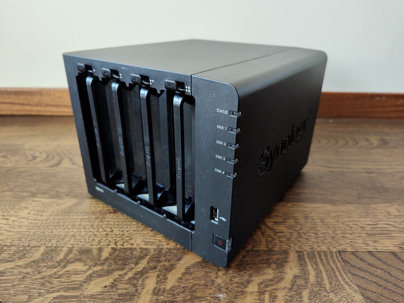 Synology DiskStation DS414 4-Bay NAS Home Server No Drives or Power Adapter