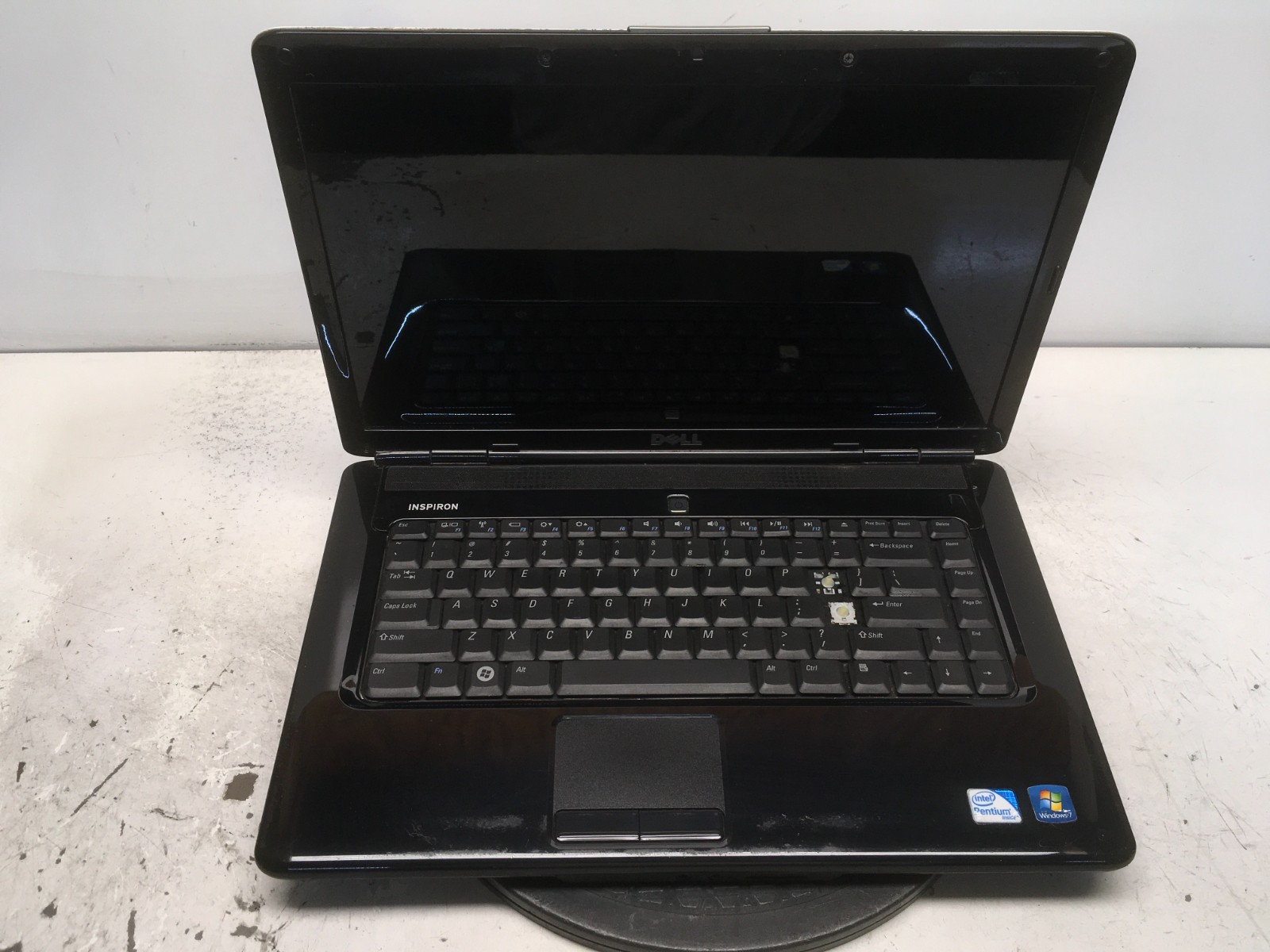 Dell Inspiron 1545 Intel Pentium T4400 2.2GHz 4 GB NO HDD No Batt READ