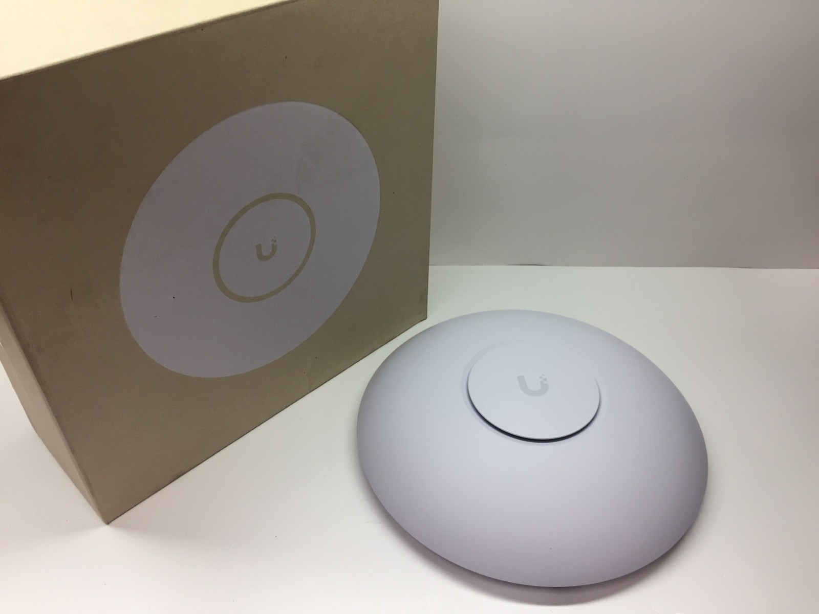 READ - Ubiquiti unifi U7-Pro-US U7 Pro Tri-Band Wi-Fi 7 Access Point