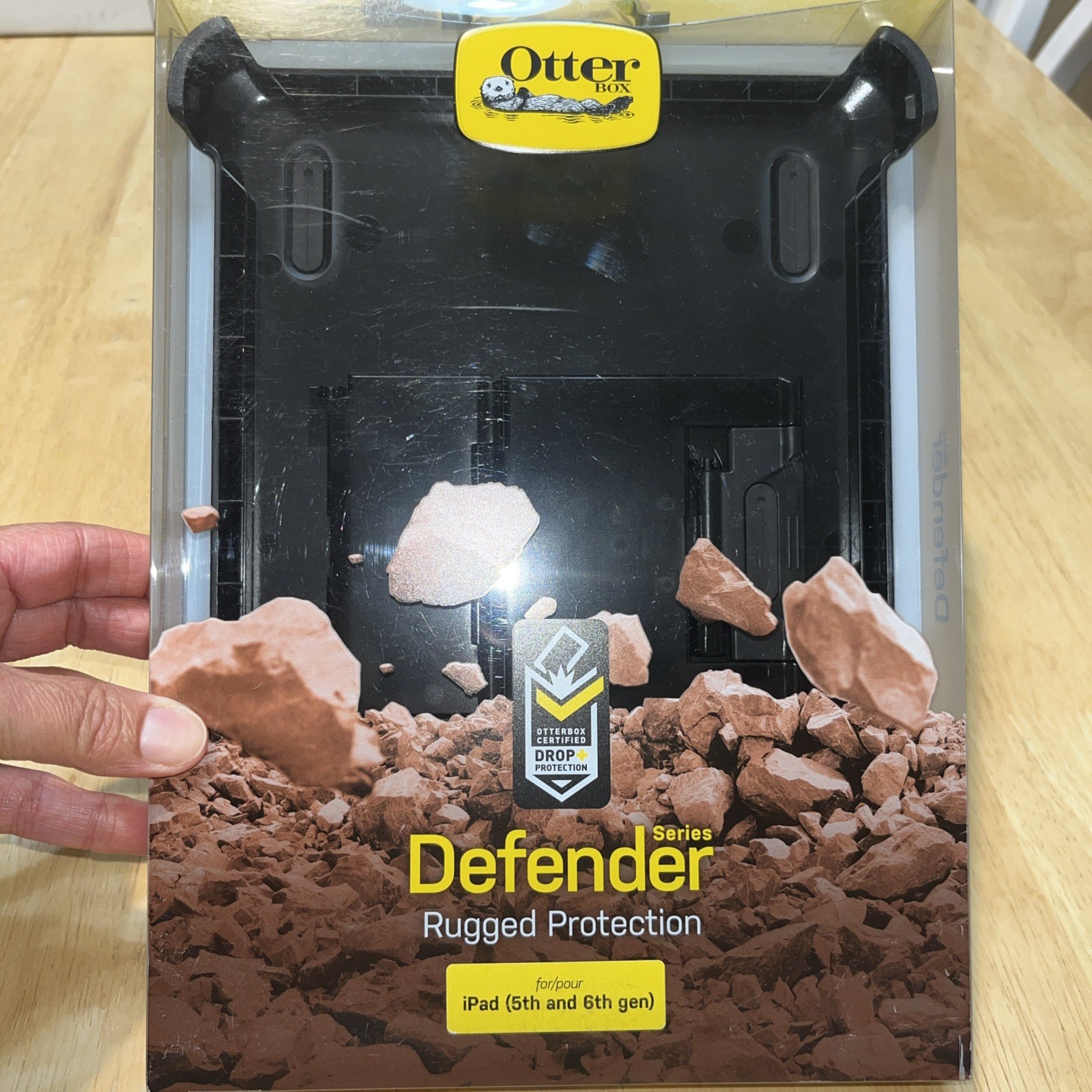 OtterBox 7755876 Defender Case Only for Apple iPad 5th and 6th Generation Black