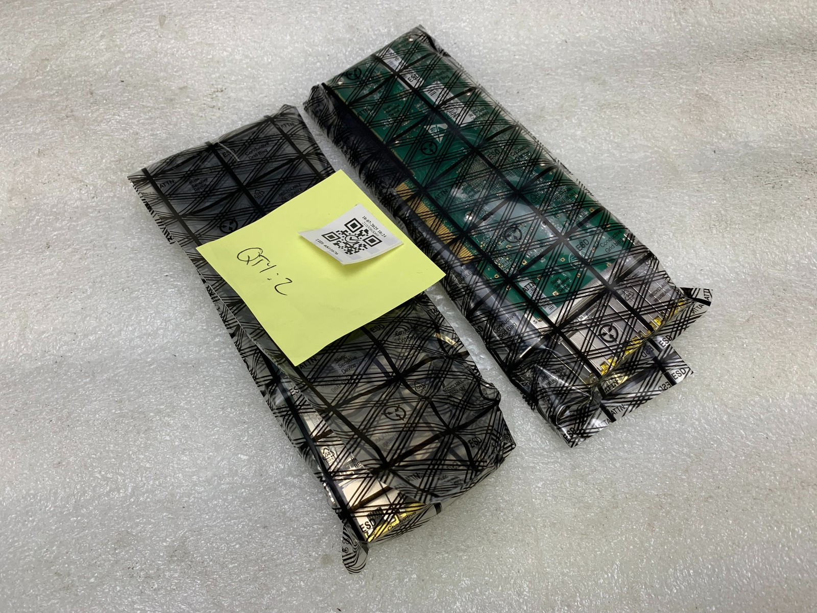 Silicom PE310G4I71LBEU-XR-CH V2.2 Intel X710 10GbE SFP+ Low Profile NIC 4x RJ45