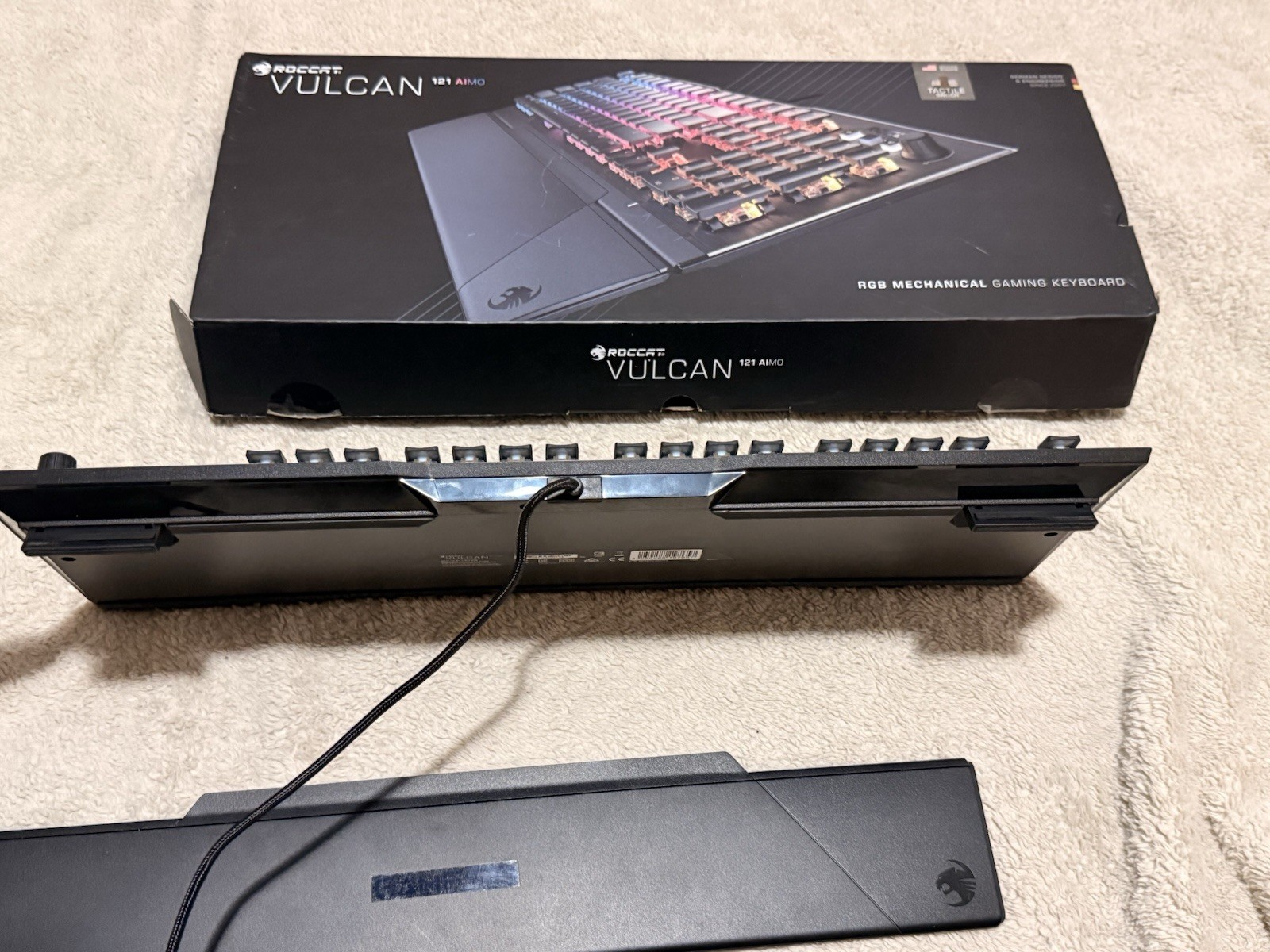 ROCCAT Vulcan 121 AIMO RGB Mechanical Keyboard Black Detachable Wrist Rest