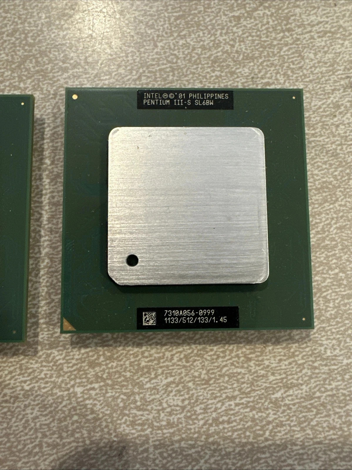 SL6BW Intel Corporation Intel Pentium III 1.13GHz/512K/133MHz Single Core 28.7W 