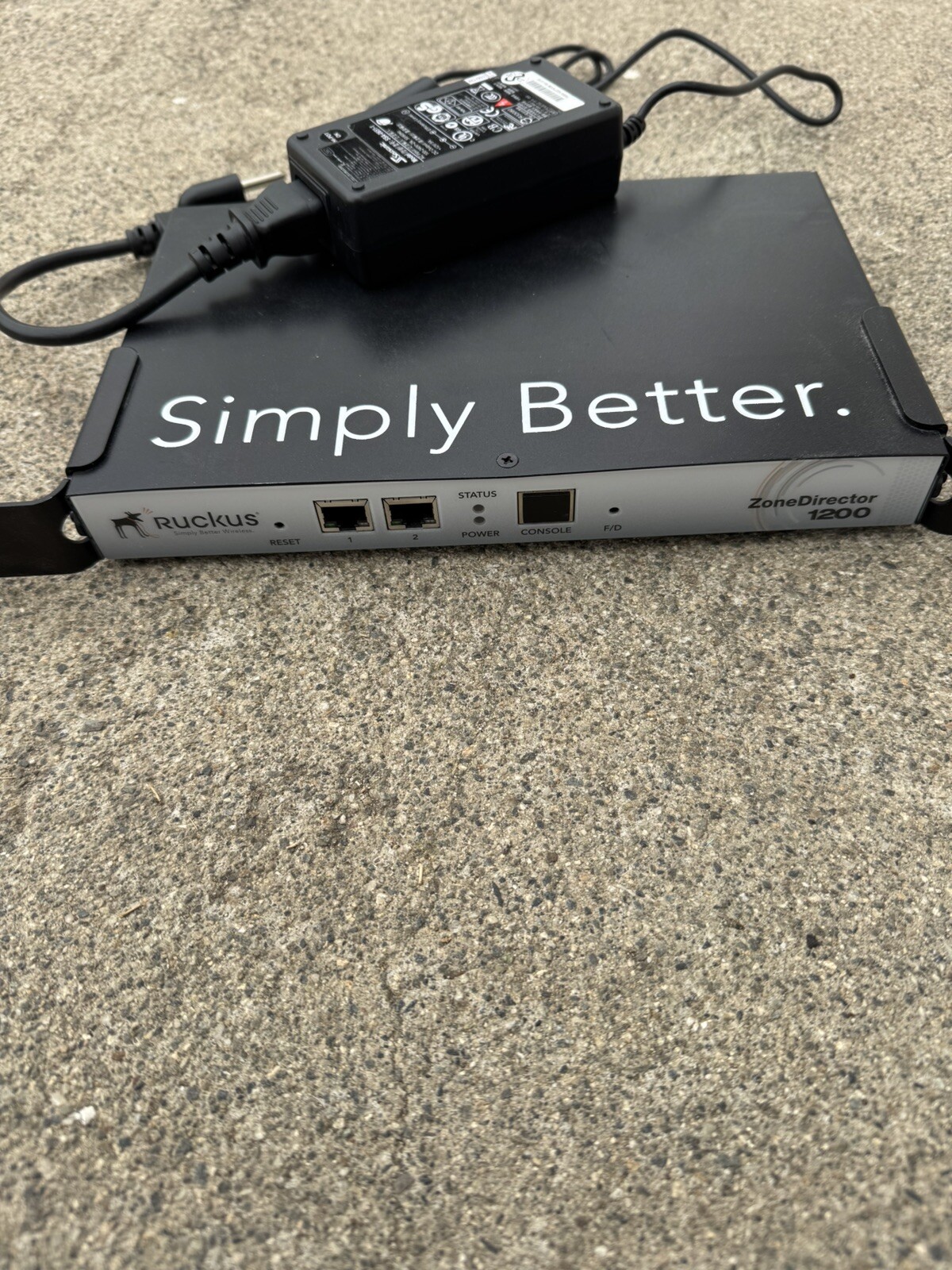 1 Ruckus ZoneDirector 1200 ZD1200 TESTED TO POWER ON ONLY-PARTS /REPAIR