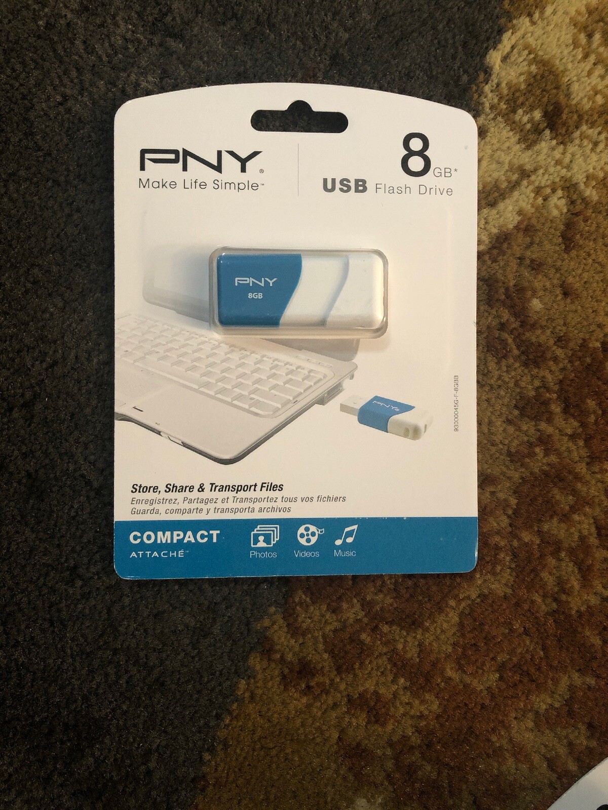PNY Compact Attaché 16GB USB 2.0 Flash Drive - Black/White - P-FD16GCOM-GE