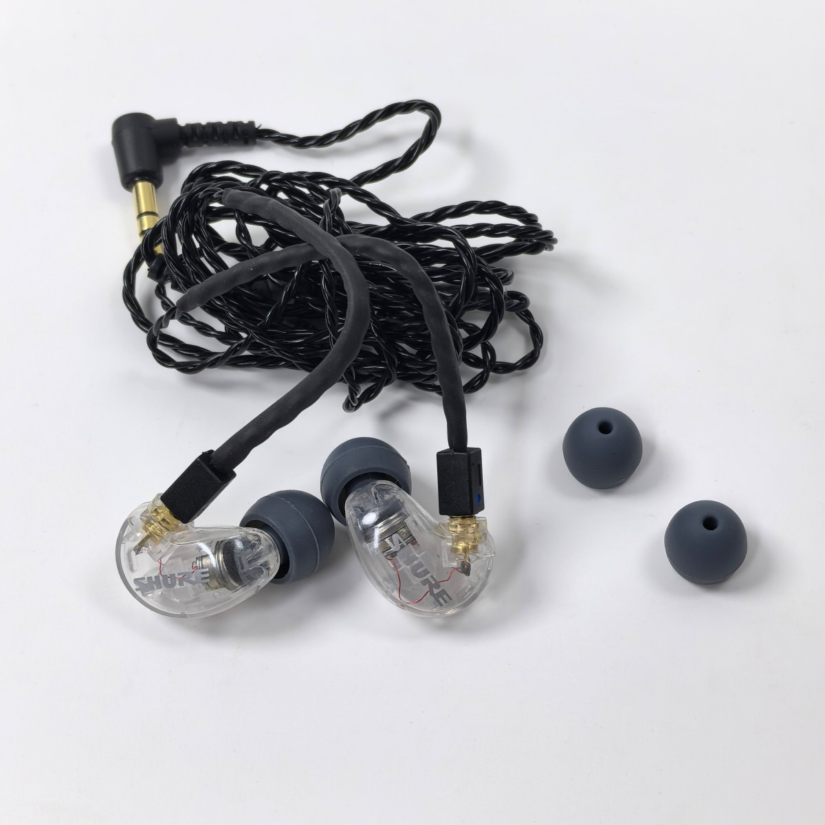 Shure SE215 Sound Isolating In-Ear Headphones Wired 3.5mm Jack Earphones Clear
