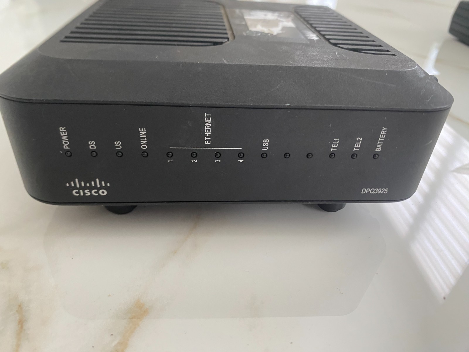 CISCO DPQ3925 8x4 DOCSIS 3.0 Wireless Telephony Gateway Modem Router Black USED