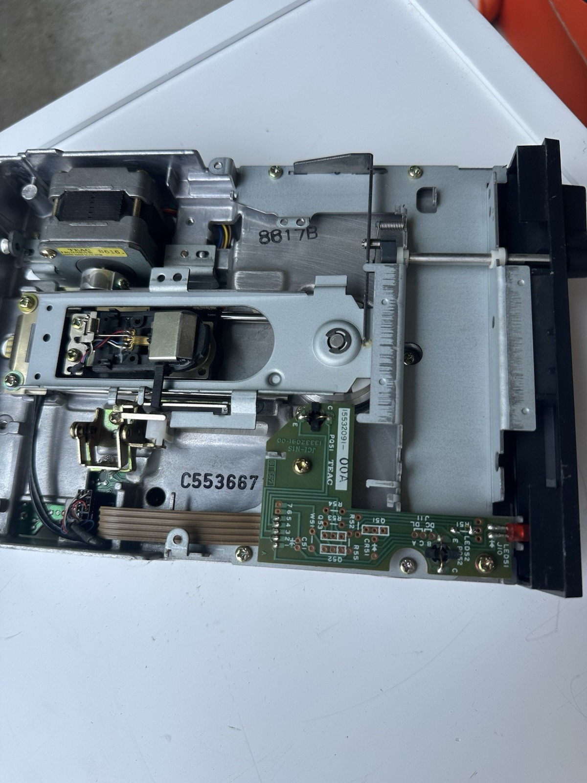 Fujitsu M2551A08(Copal/Fujitsu Limited) 5.25-inch internal floppy disk drive.