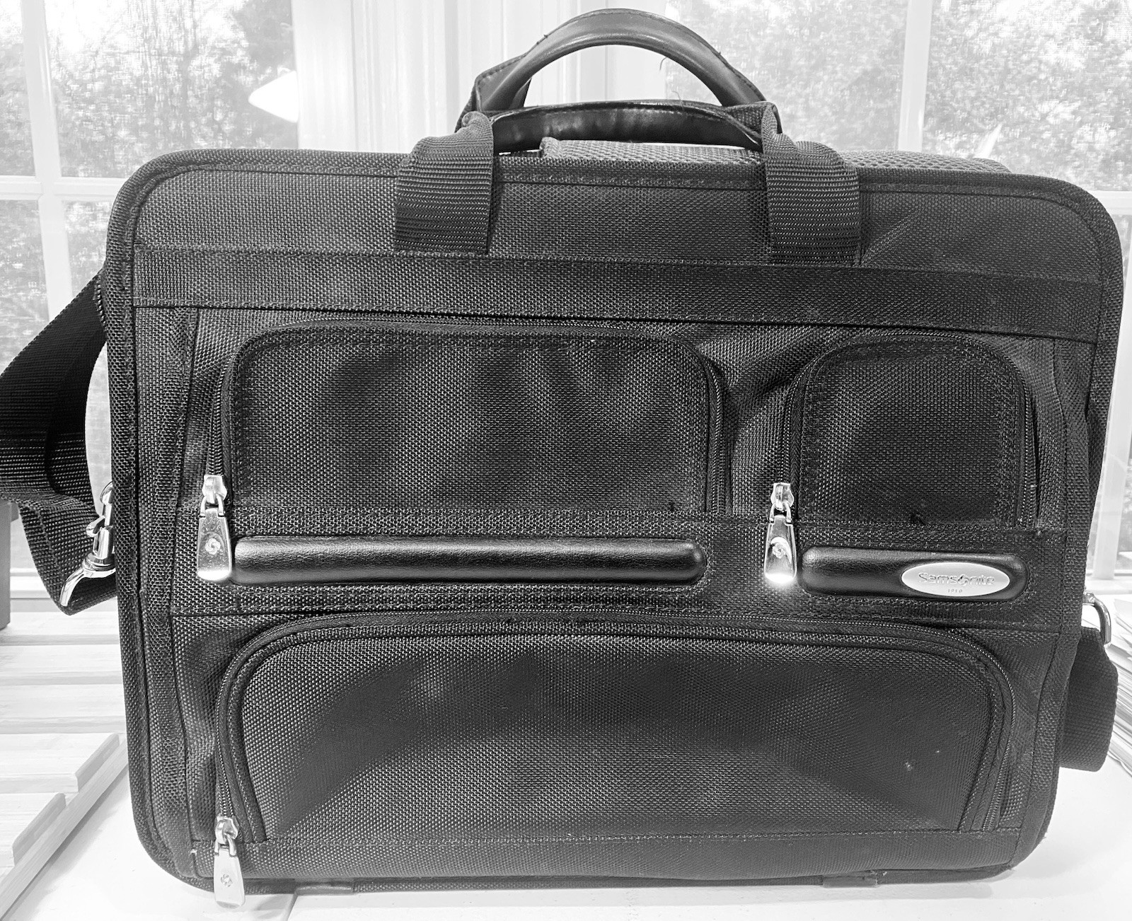 Samsonite Black Nylon Classic Business Laptop Bag Padded Interior For Laptop 16”