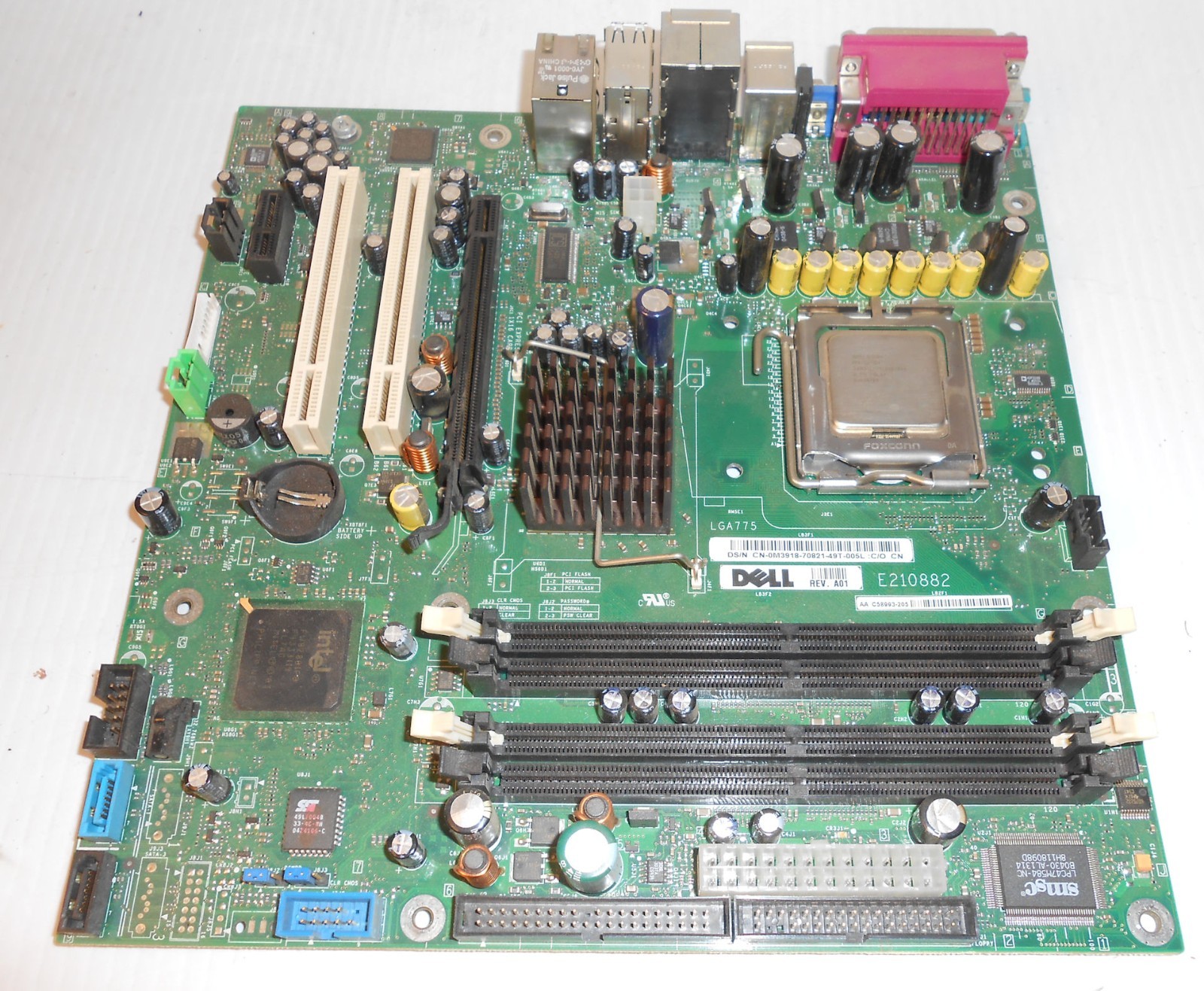 Dell LGA775 Motherboard CN- 0M3918 With 3.0 GHZ / 1M / 800 CPU