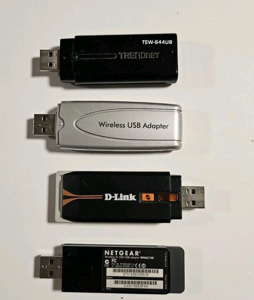Lot of 4 WIFI USB adapters untested (2 NETGEAR, 1 D-LINK, 1 TRENDNET)