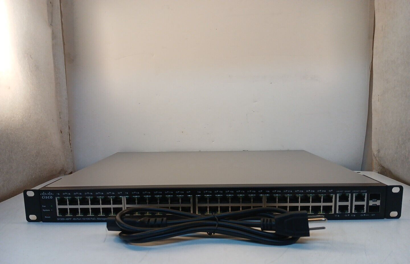 Cisco SF300-48PP-K9 V02 48 Port 10/100 PoE+Managed Switch w/ Power Cord *TESTED*