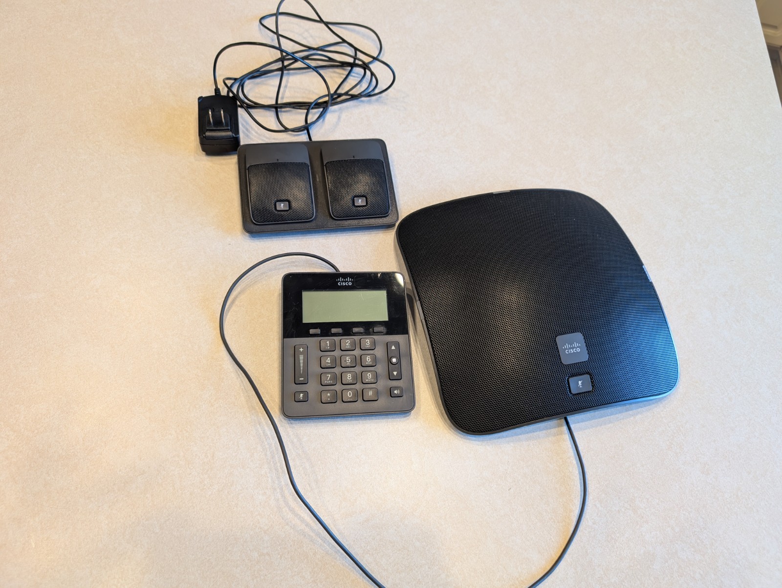 Cisco CP-8831-K9 Unified IP Conference Phone Base w/ CP-8831-DCU-S 2x MIC-WIREDs