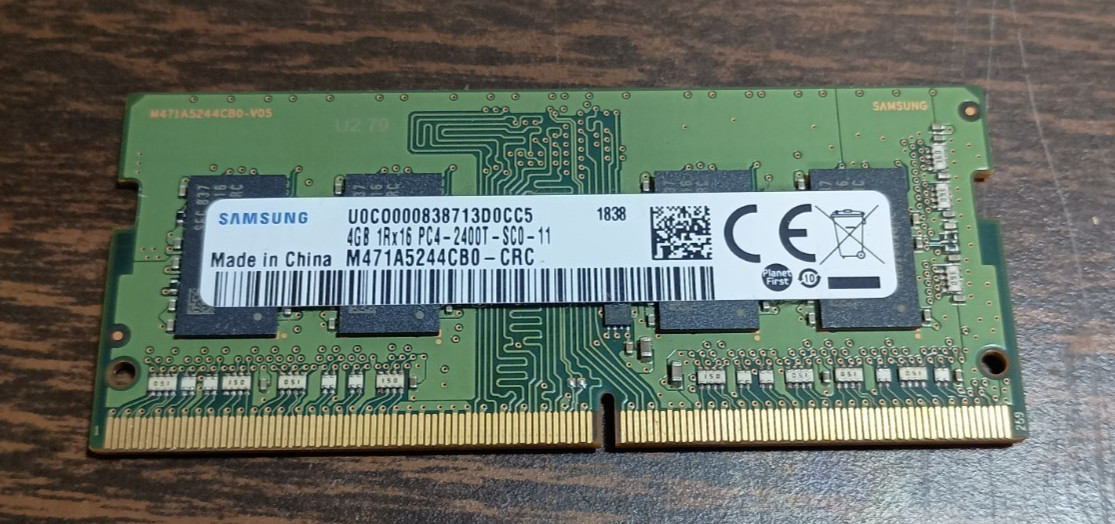 Samsung 4GB DDR4 SO-DIMM 260Pin Memory Module - 1Rx16 PC4-2400T-SC0-11