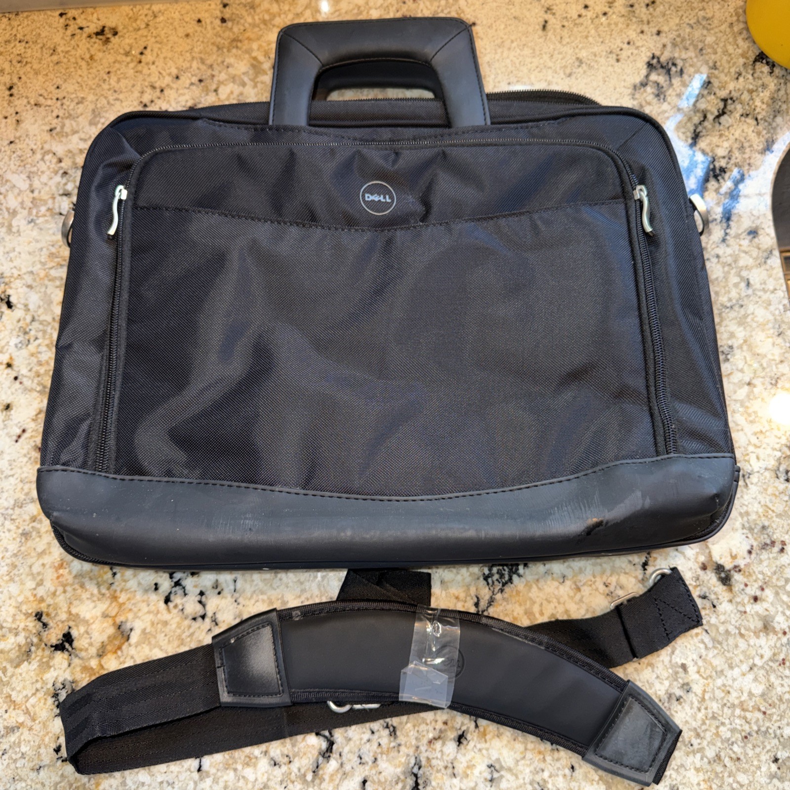 Dell Black Nylon Shoulder Messenger Bag for 15 in Laptop, Padded, Partitions