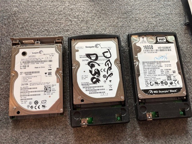 Laptop Hard drives 2.5 (set of 3) with 2 enclosures and cases - NEWLY FORMATTED