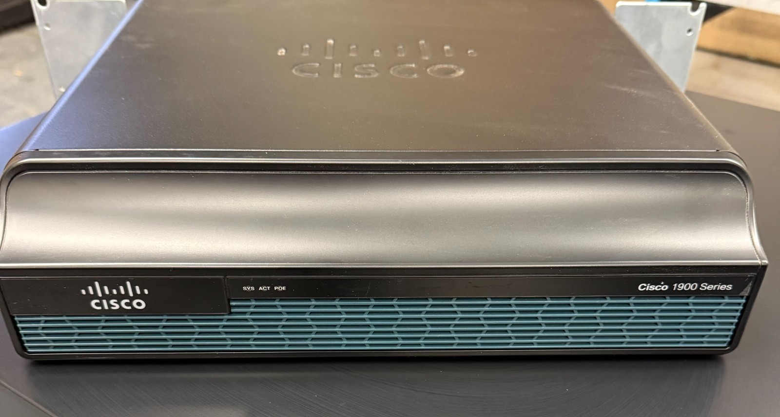 Cisco CISCO1941-/K9 2-Port + 2 EHWIC Slots Gigabit Ethernet Router IP Base CCNA