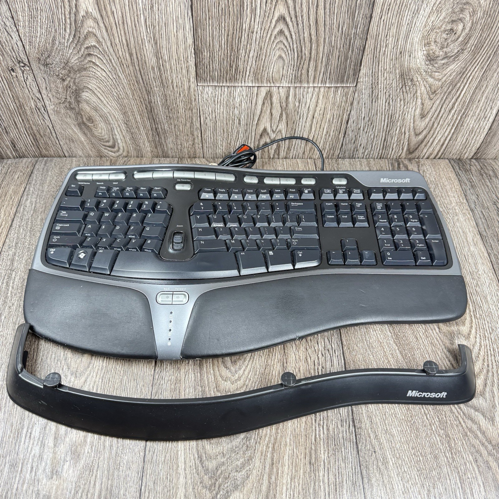 Microsoft Natural Ergonomic Keyboard 4000 v1.0 USB Wired with Front Riser